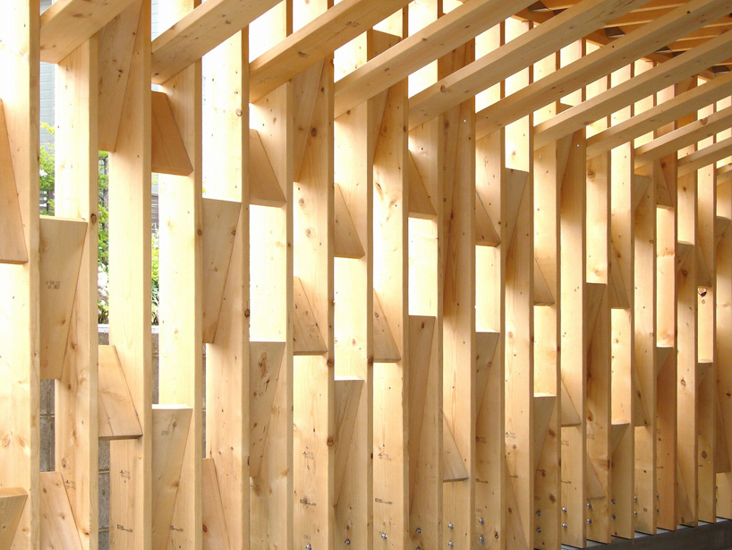 yoshichika-takagi-wood-shelter-hokkaido-japan-designboom-06.jpg