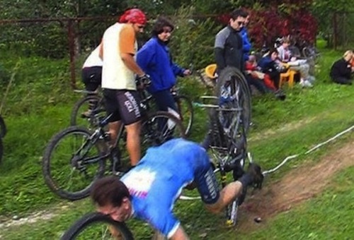 funny-pictures-of-people-falling-off-bikes-funny-vids-Face-Wheel.jpg